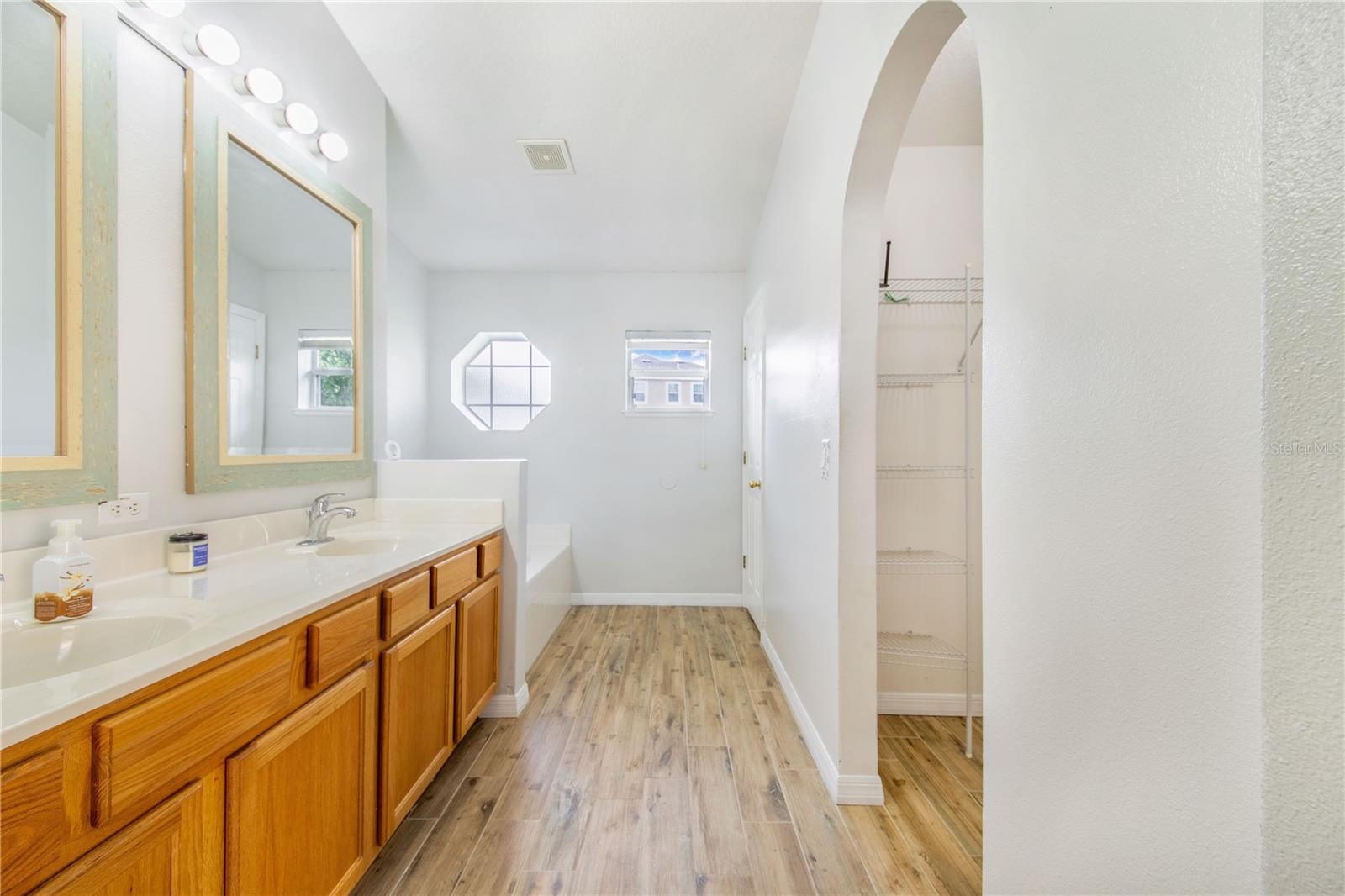 STONEWOOD CROSSINGS PH 01 - Residential