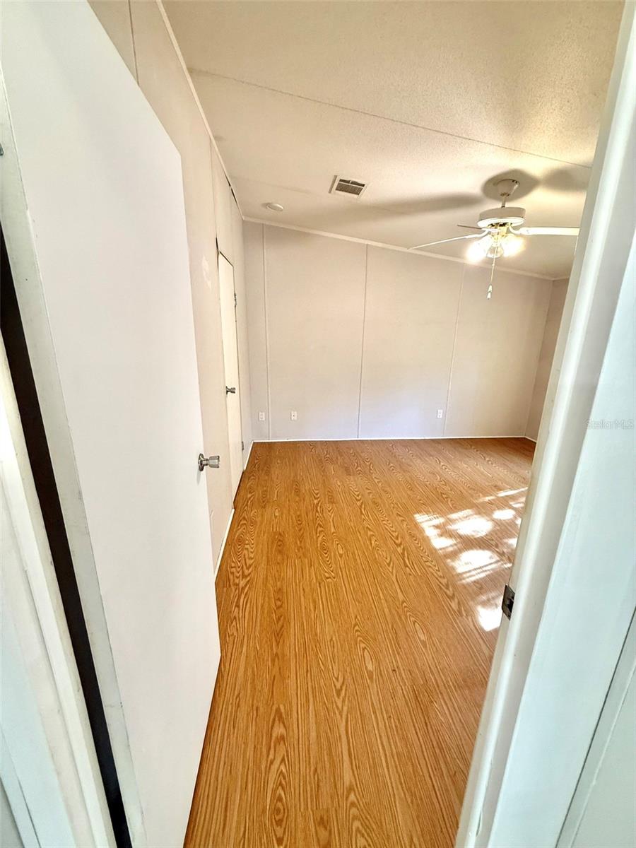 LAKE TROPICANA RANCHETTES - Residential