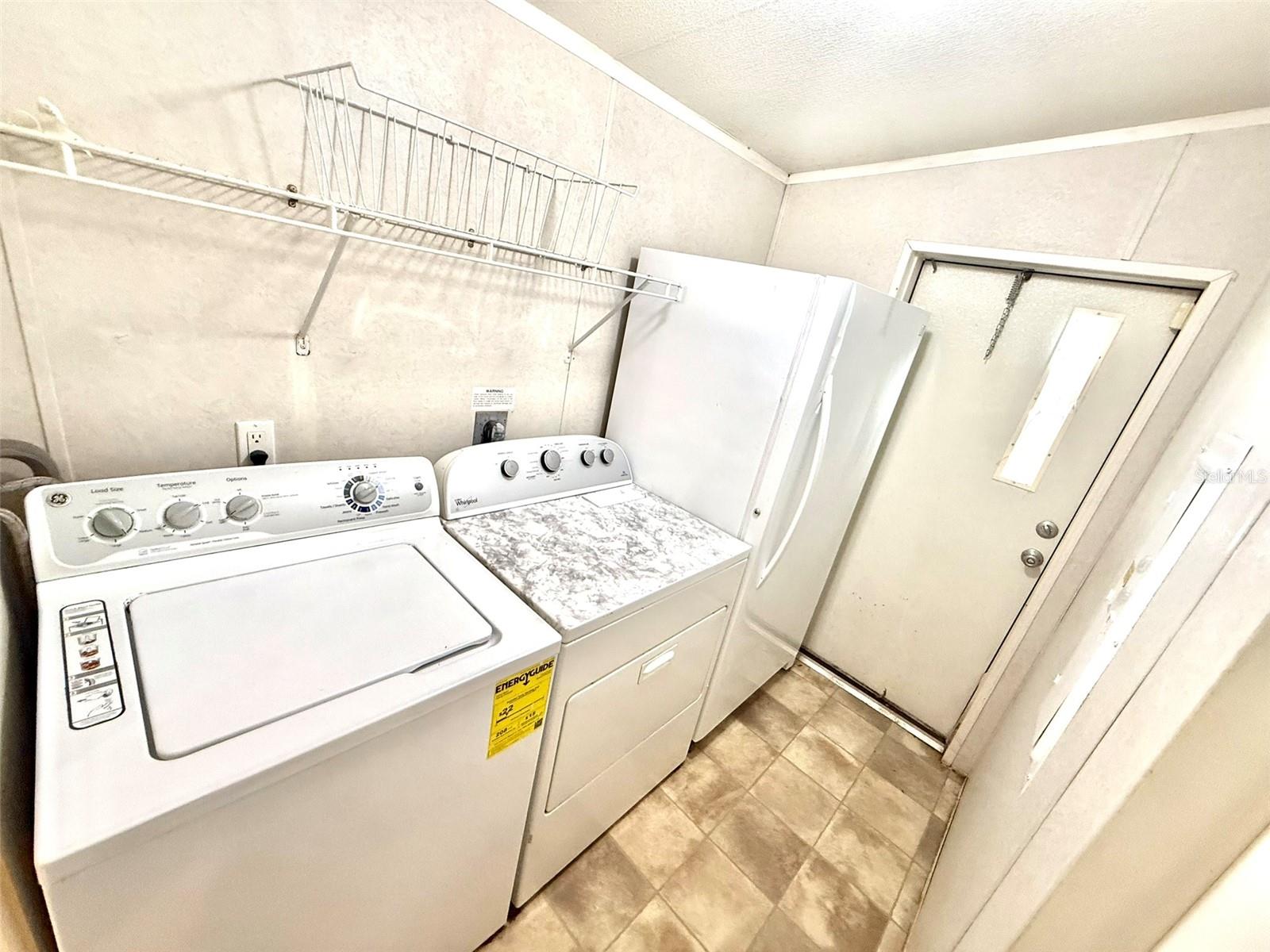 LAKE TROPICANA RANCHETTES - Residential