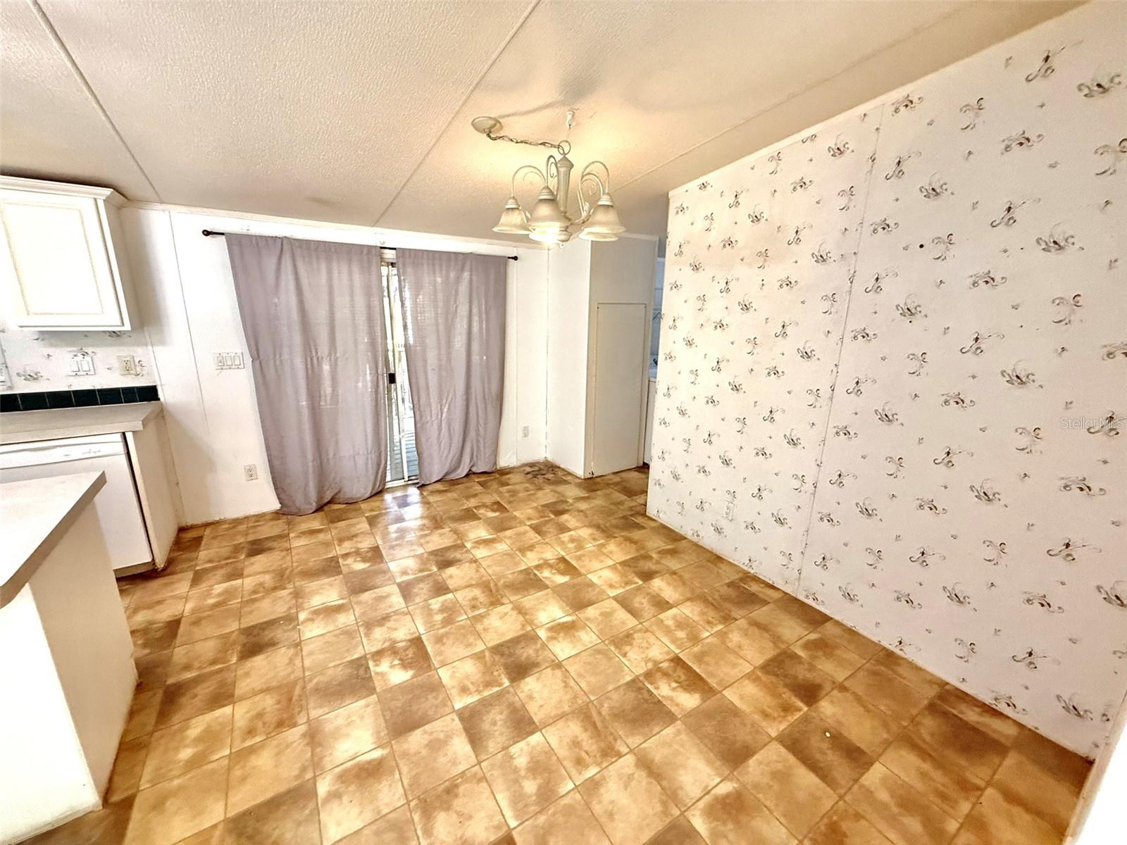 LAKE TROPICANA RANCHETTES - Residential