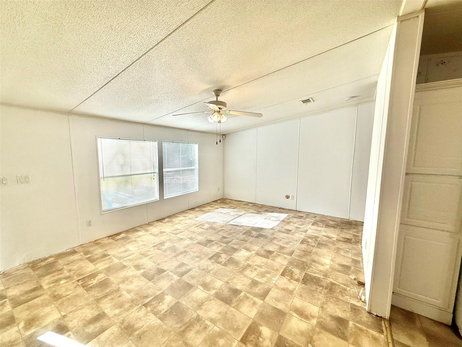LAKE TROPICANA RANCHETTES - Residential