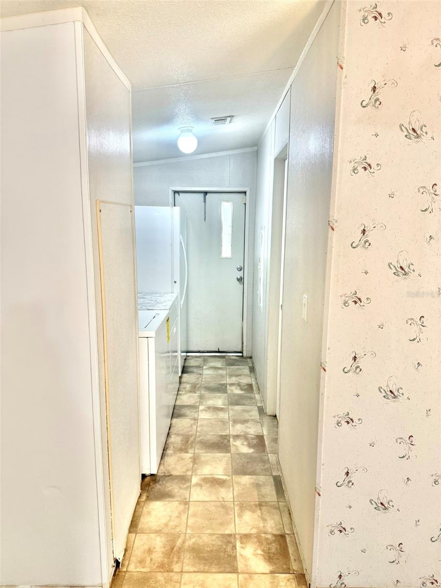 LAKE TROPICANA RANCHETTES - Residential