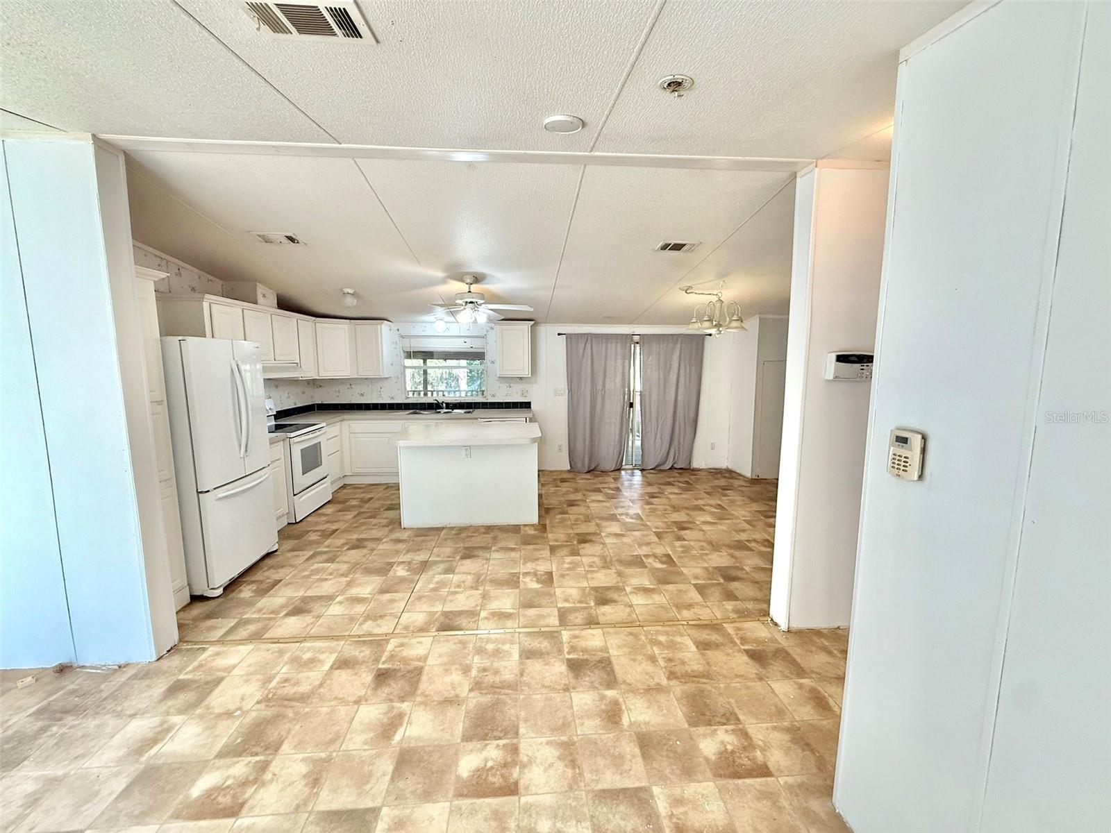 LAKE TROPICANA RANCHETTES - Residential