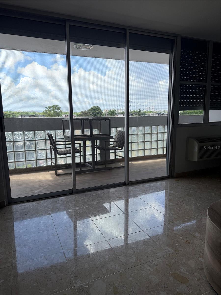 3001 ave isla verde PLAZA DEL MAR 405