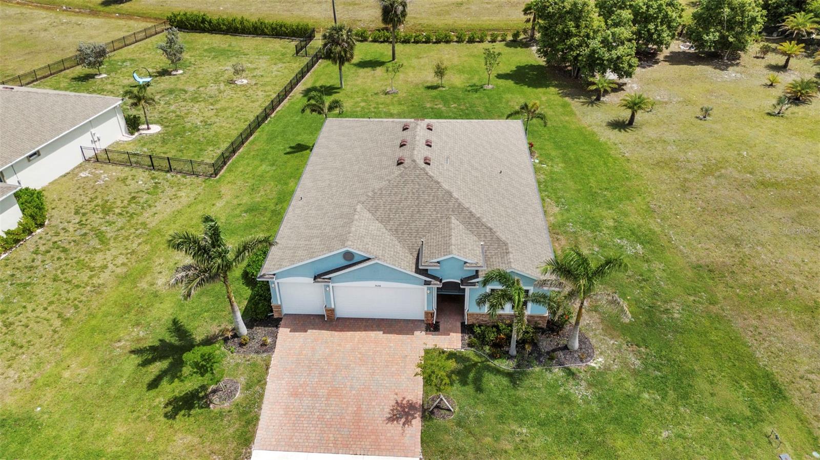 Casas a venda 1 - Jen Dantas 7028 N PLUM TREE