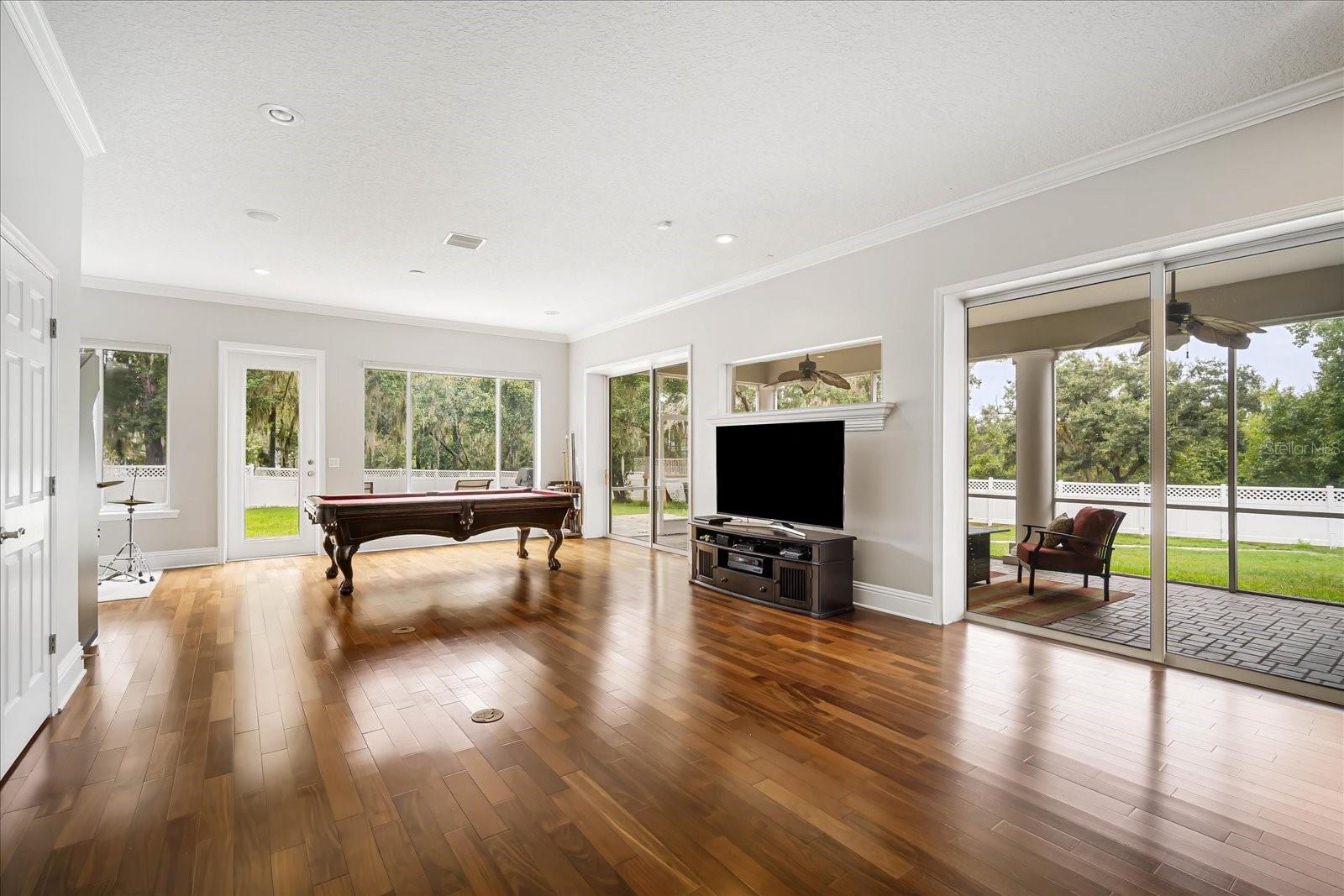 SHADOW RUN UNIT 2 - Residential