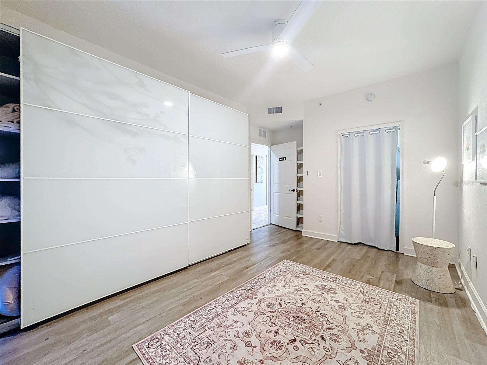 PROMENADE PH 01 - Residential