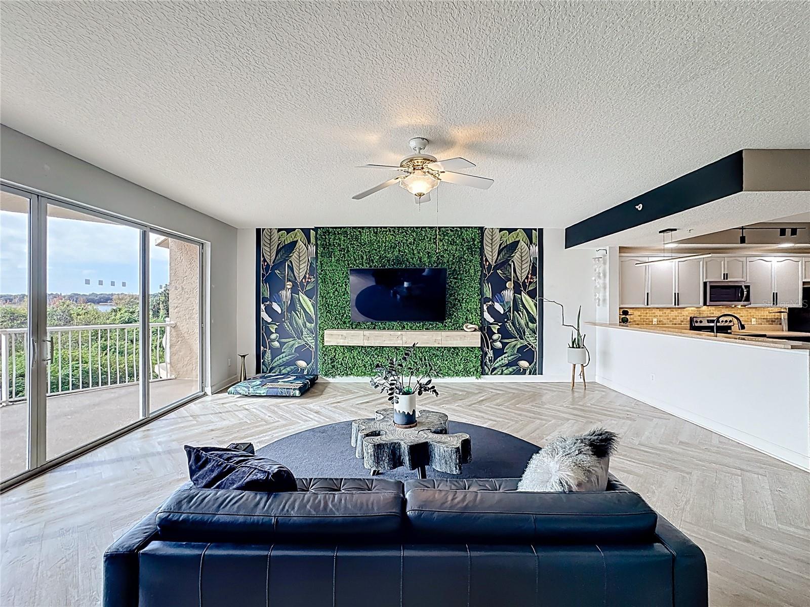 PROMENADE PH 01 - Residential