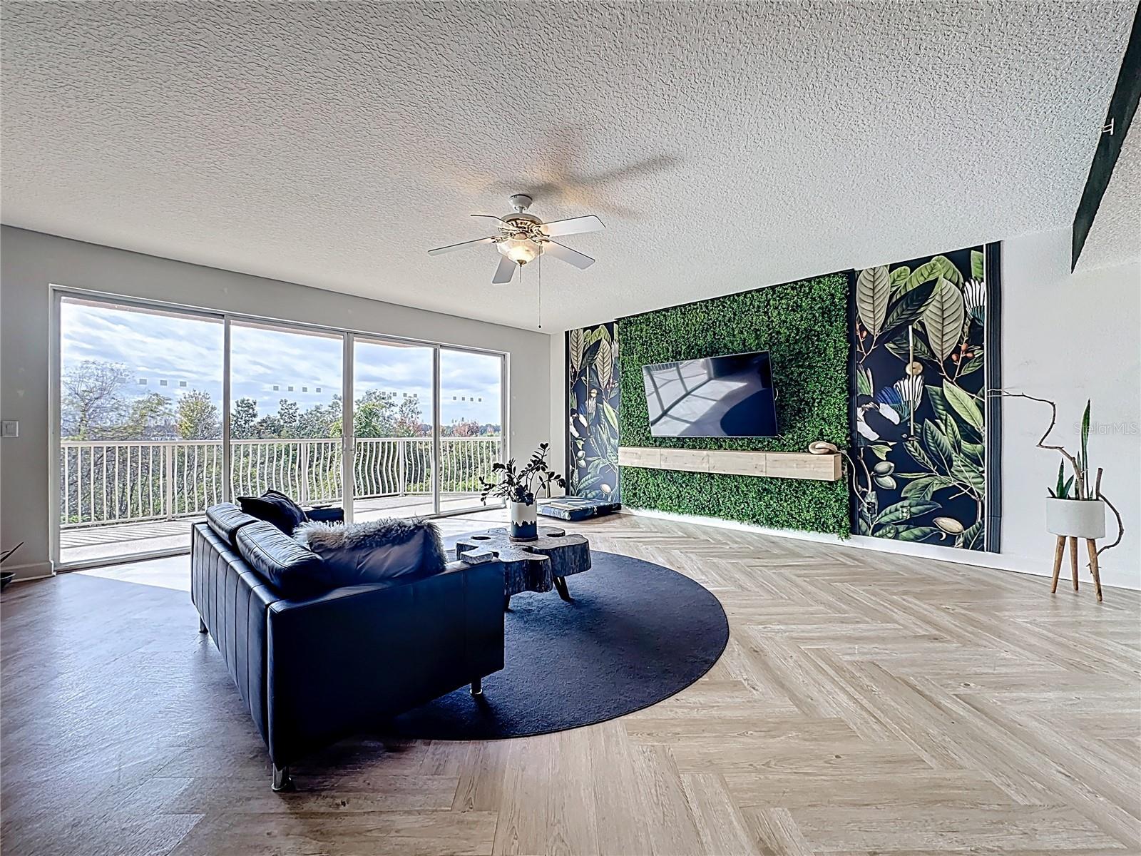 PROMENADE PH 01 - Residential