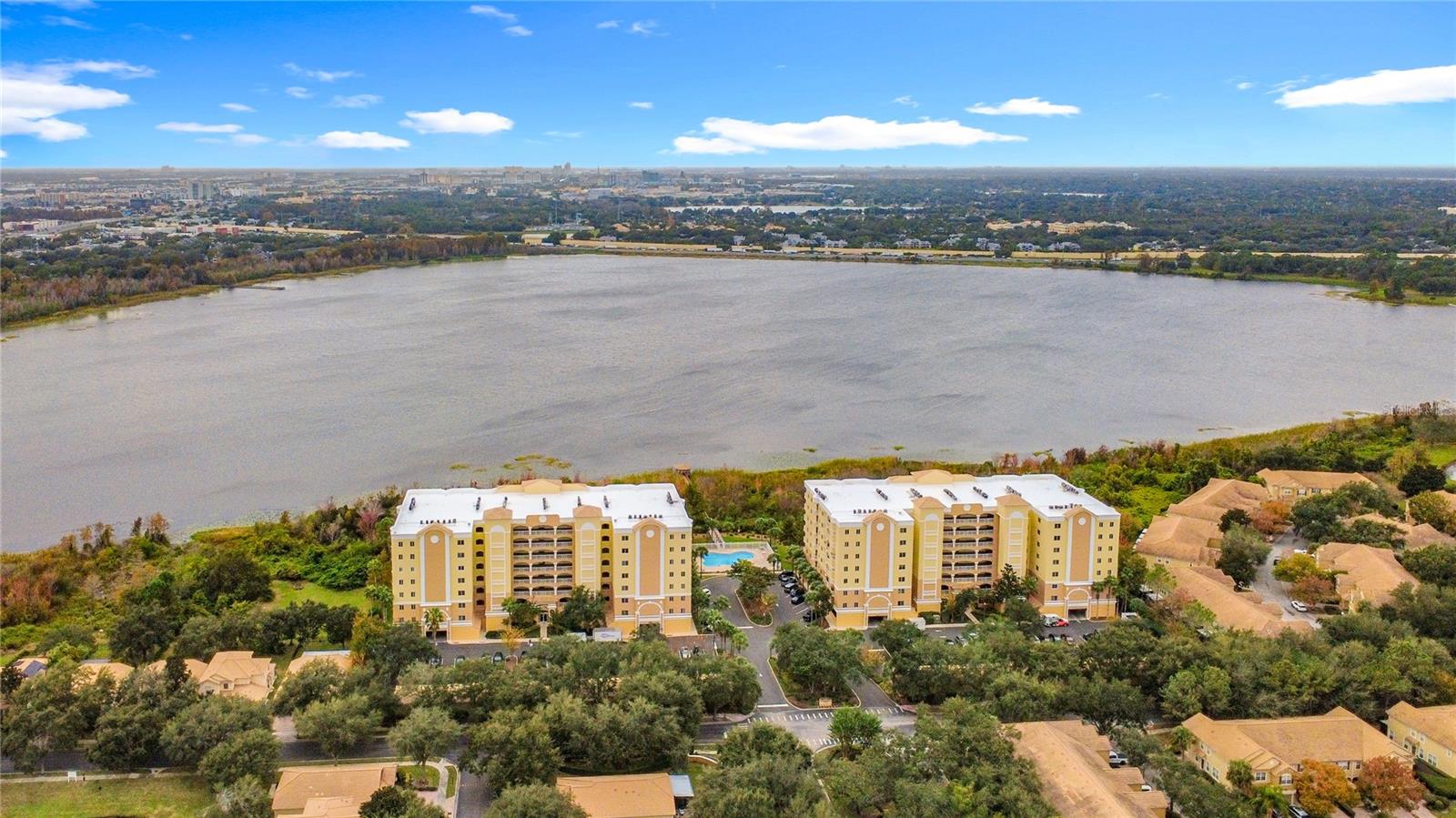 PROMENADE PH 01 - Residential