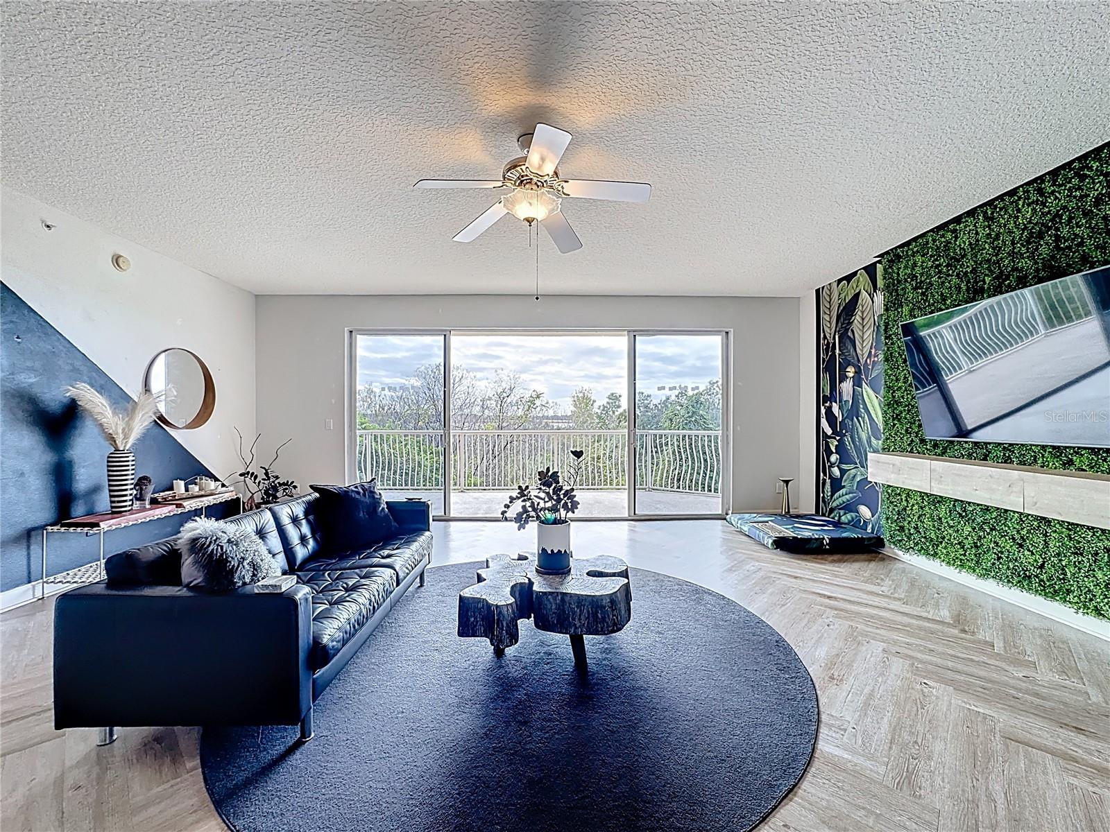 PROMENADE PH 01 - Residential