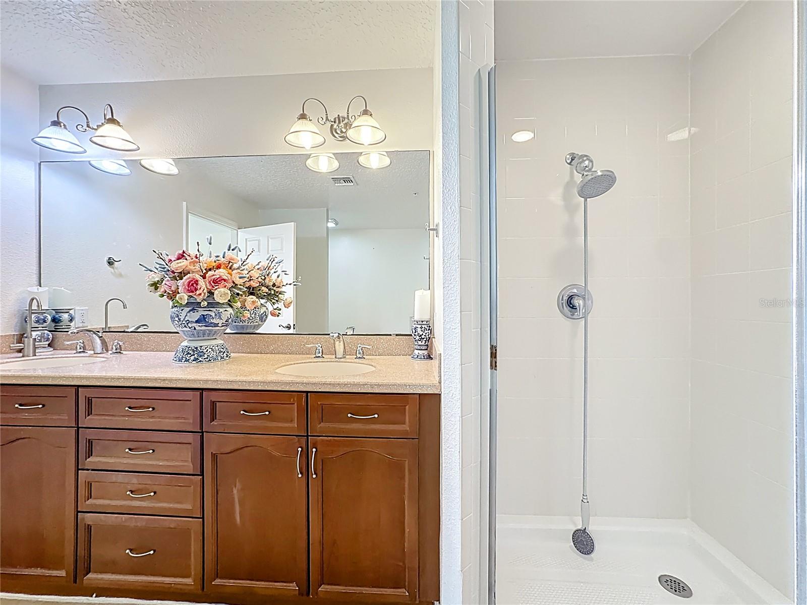 PROMENADE PH 01 - Residential