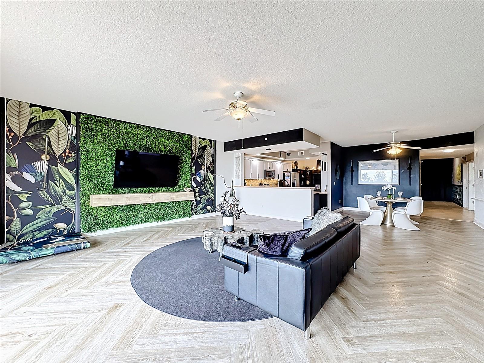 PROMENADE PH 01 - Residential