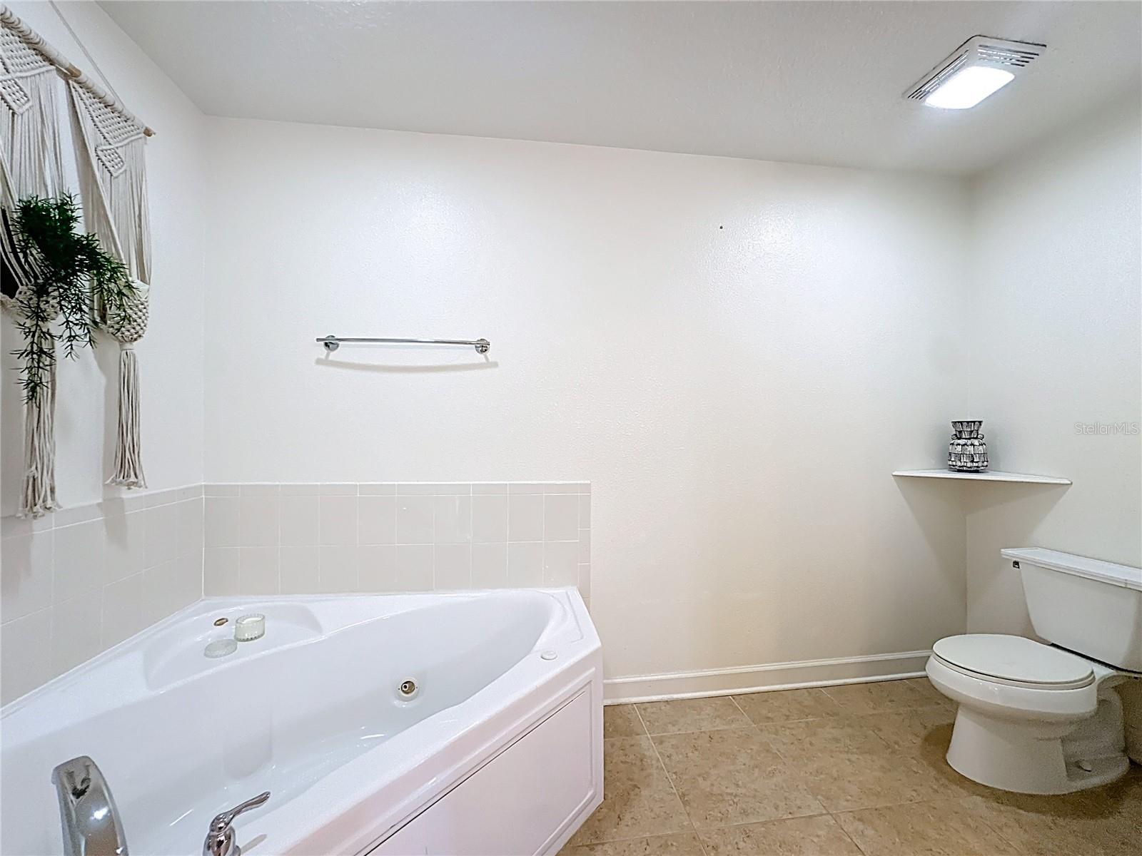 PROMENADE PH 01 - Residential