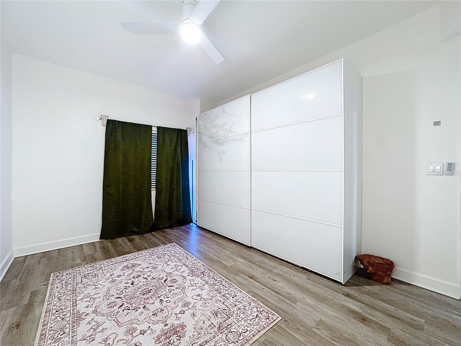 PROMENADE PH 01 - Residential