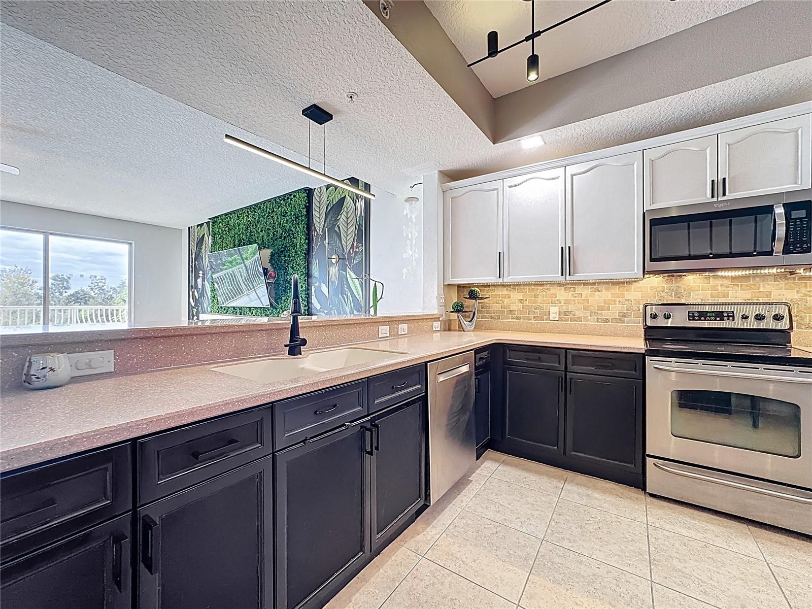 PROMENADE PH 01 - Residential