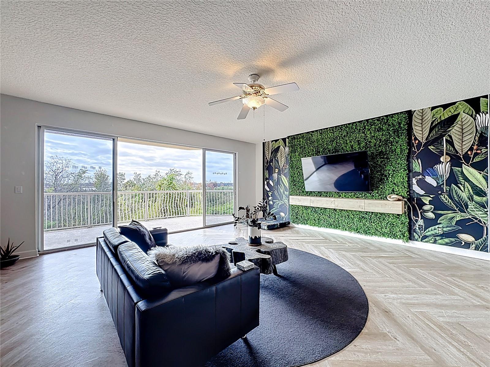 PROMENADE PH 01 - Residential