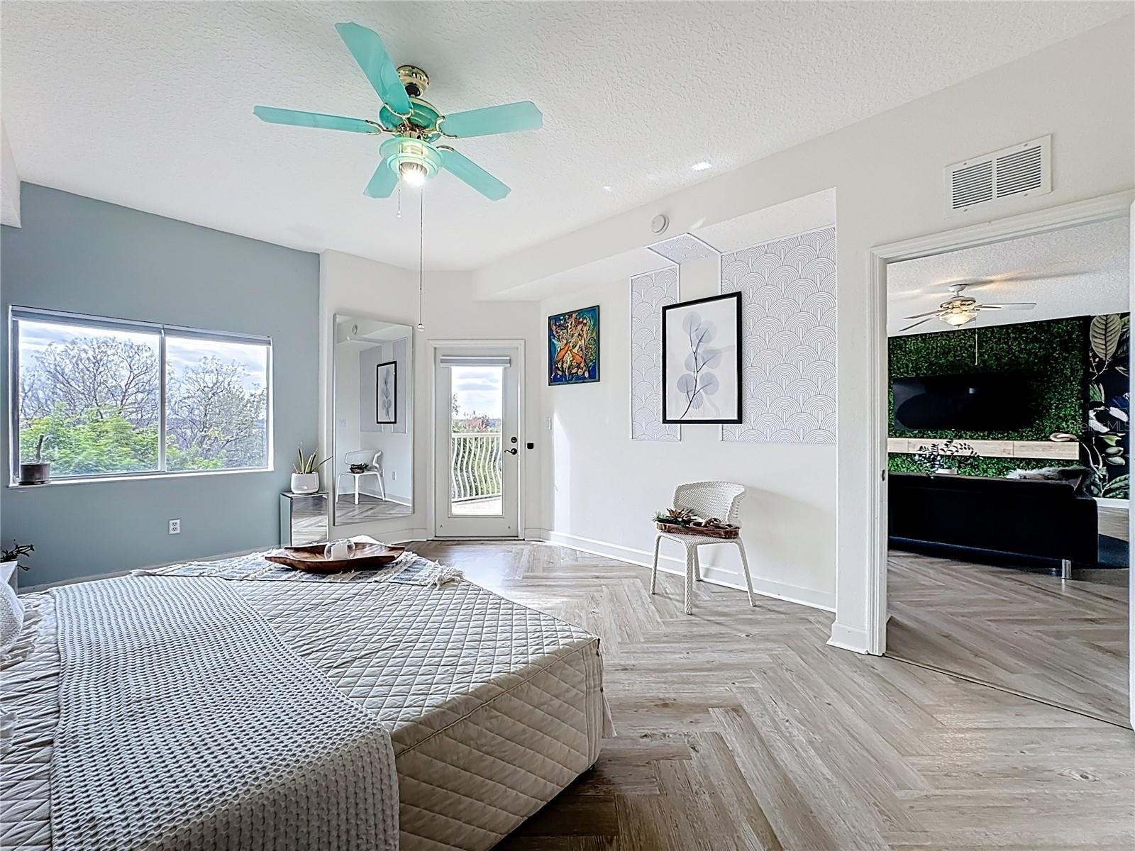 PROMENADE PH 01 - Residential