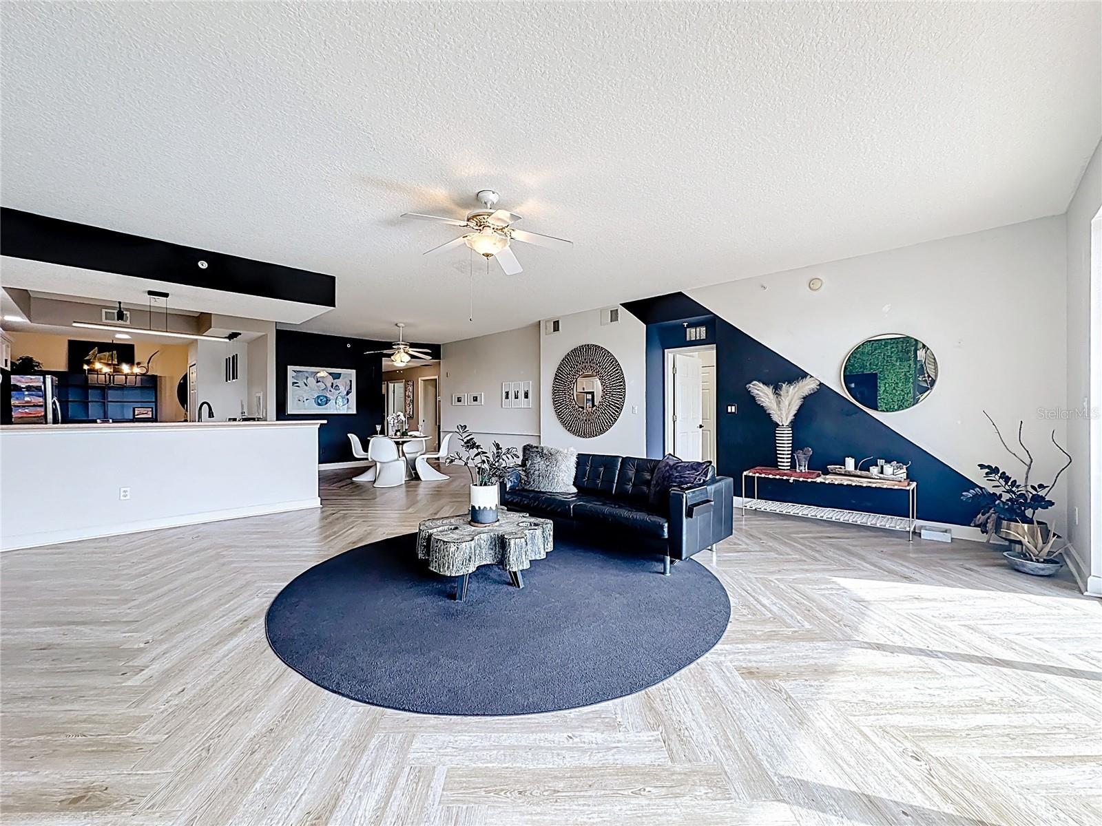 PROMENADE PH 01 - Residential