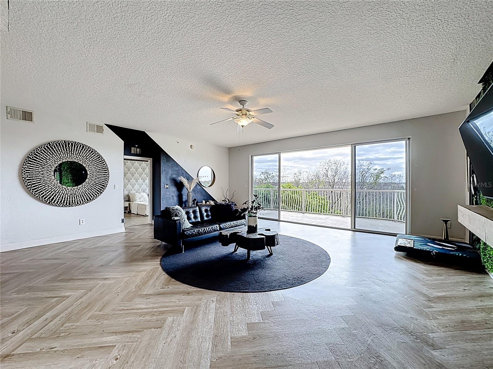 PROMENADE PH 01 - Residential