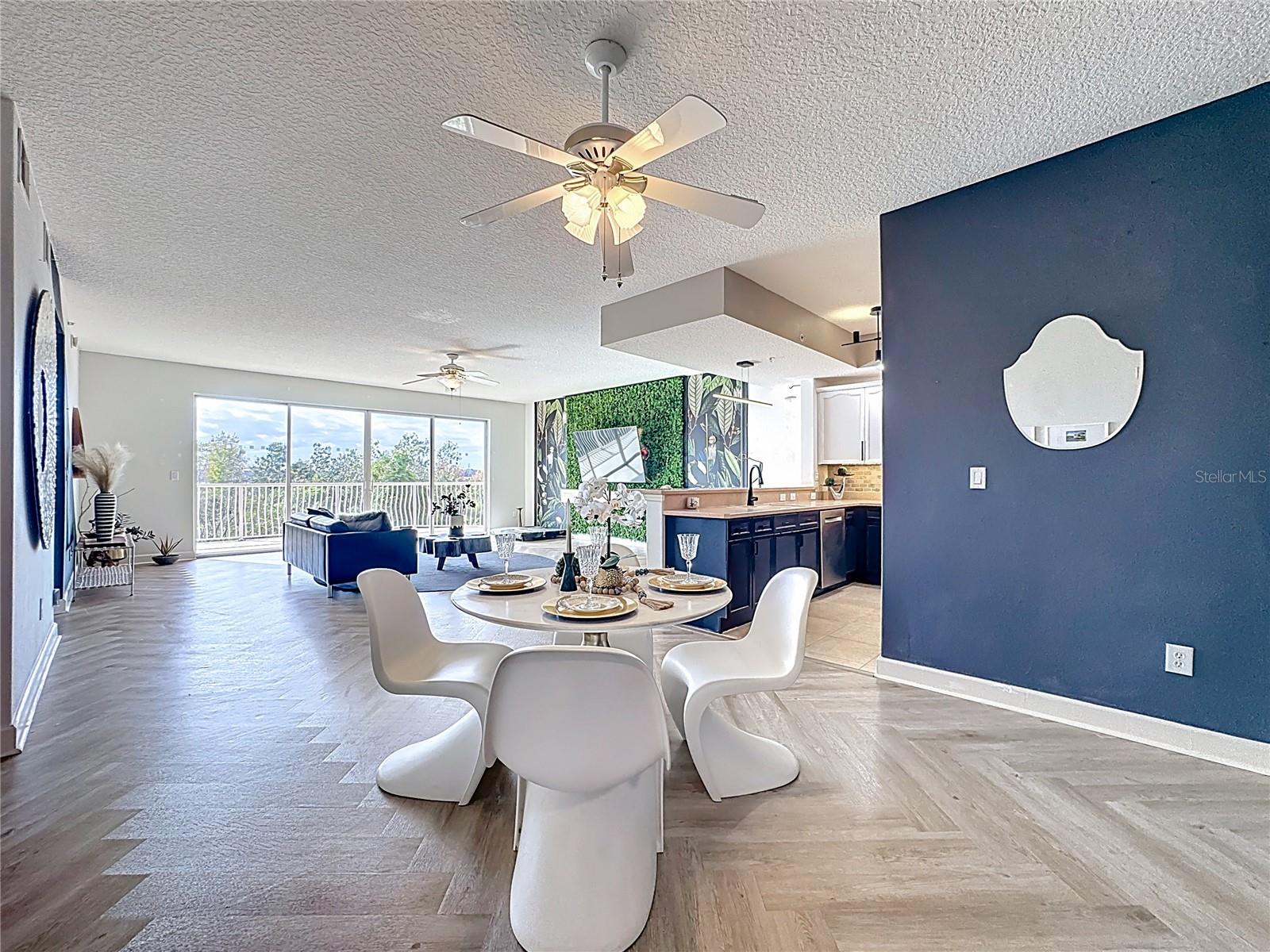 PROMENADE PH 01 - Residential