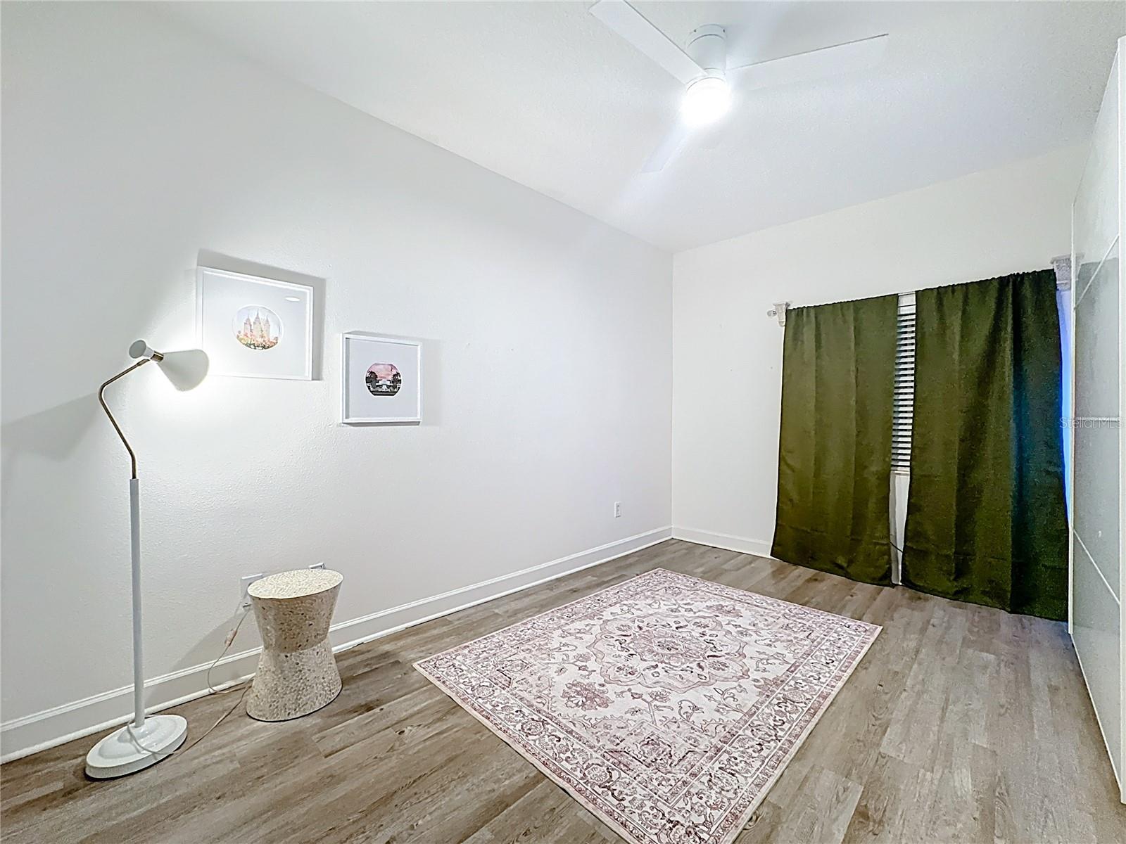 PROMENADE PH 01 - Residential