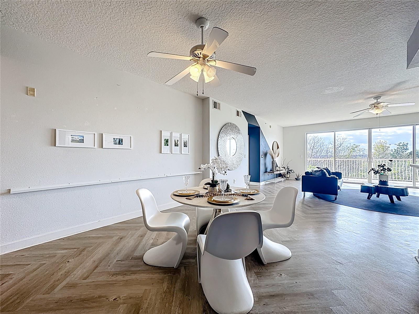 PROMENADE PH 01 - Residential