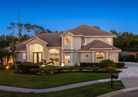 Single Family Residence in ORLANDO FL 9810 CAMBERLEY CIRCLE 1.jpg