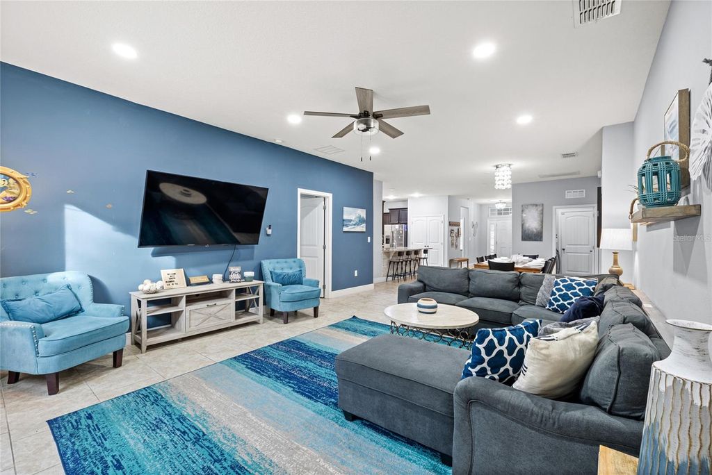 Photo of 5376 Oakbourne Avenue, Davenport, FL 33837 (MLS # O6368687)