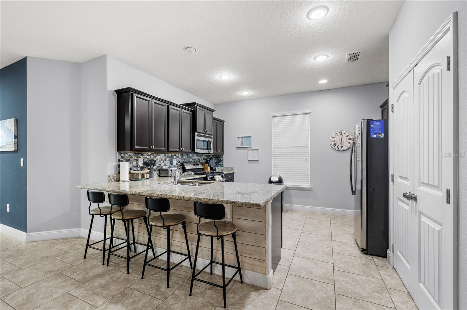 OAKMONT - Residential Lease