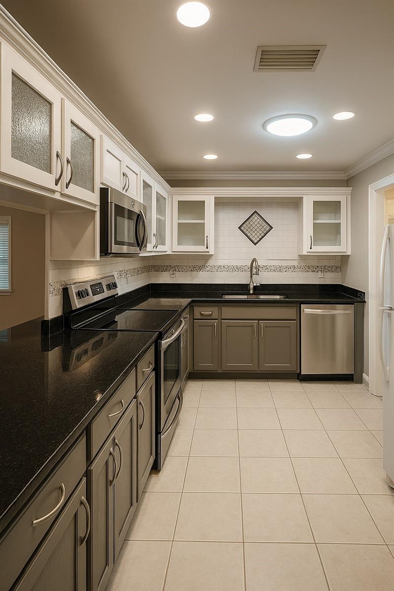 426 BANANA CAY DRIVE B