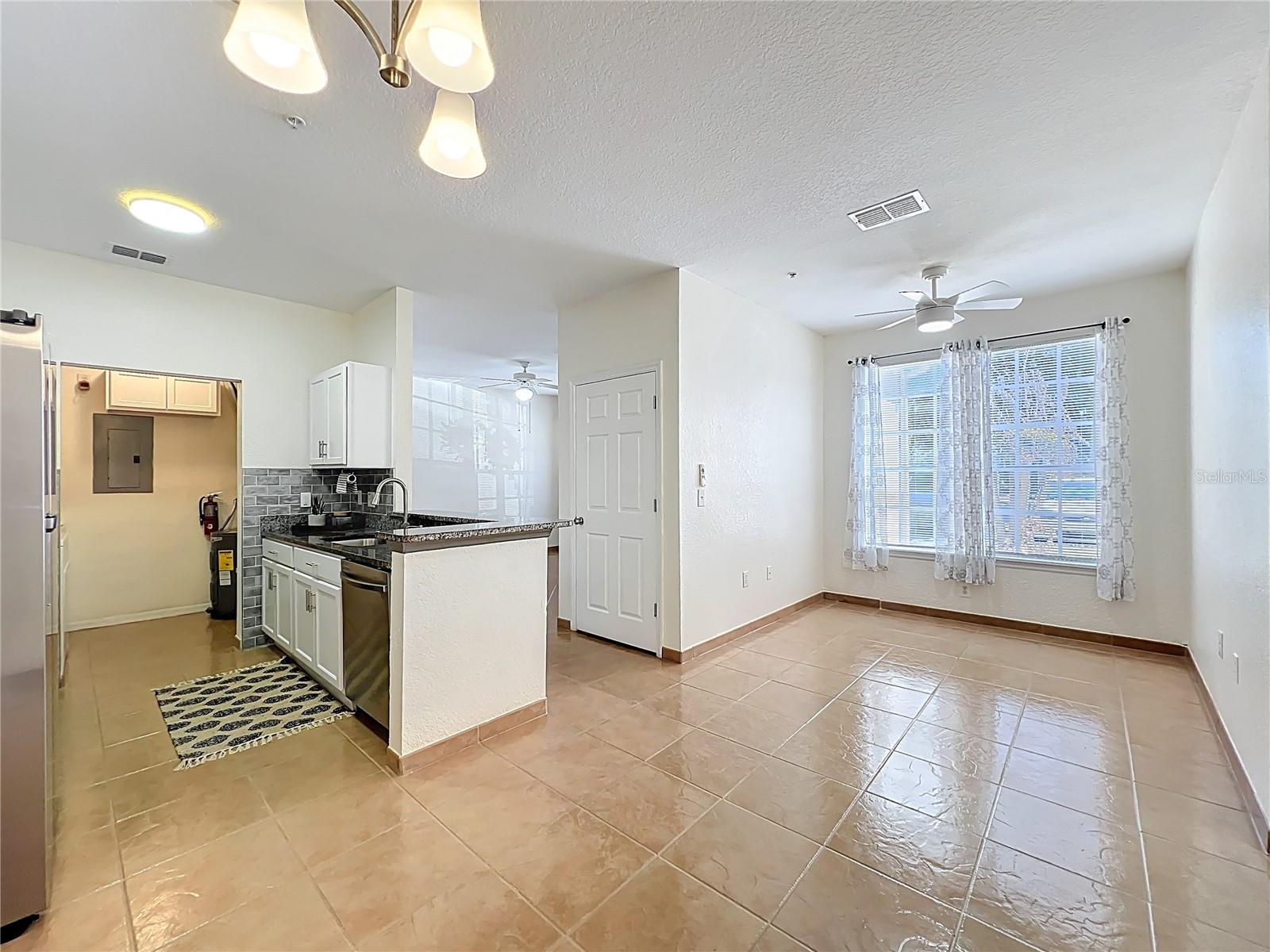 CRESCENT PLACE AT LAKE LOTUS CONDO - Residential