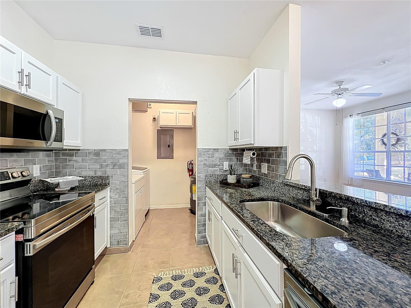 CRESCENT PLACE AT LAKE LOTUS CONDO - Residential