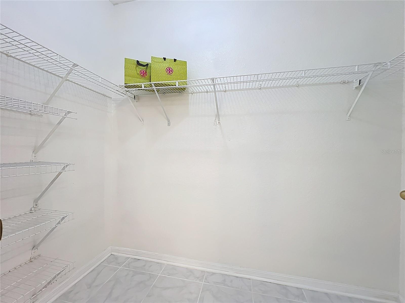 CRESCENT PLACE AT LAKE LOTUS CONDO - Residential