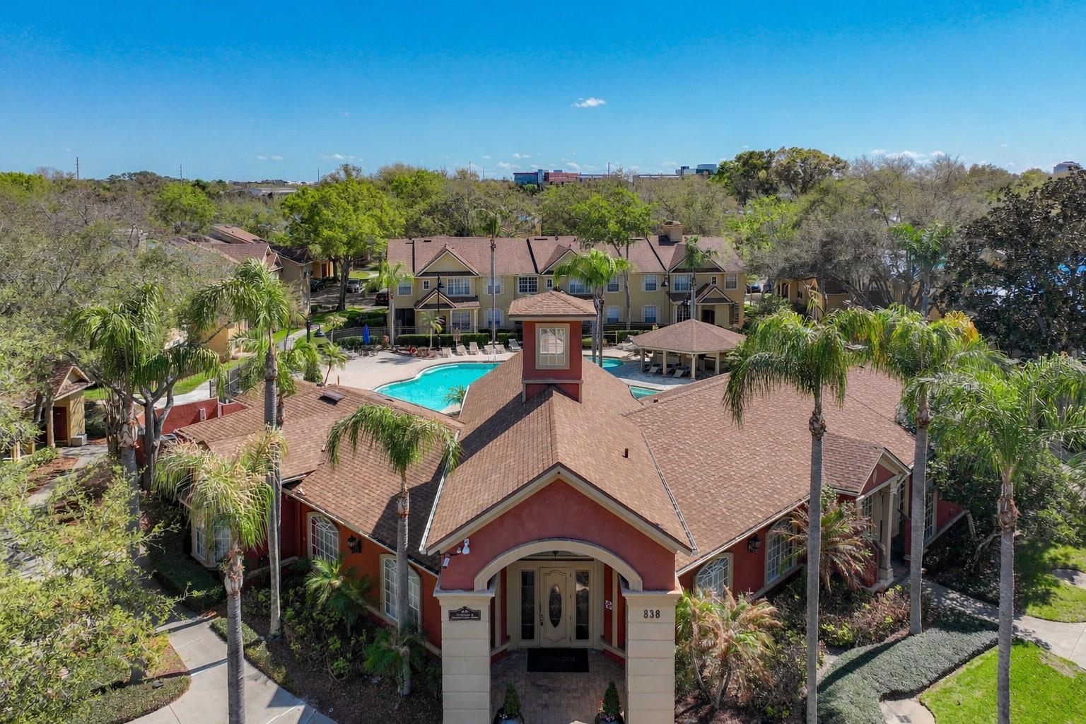 CRESCENT PLACE AT LAKE LOTUS CONDO - Residential