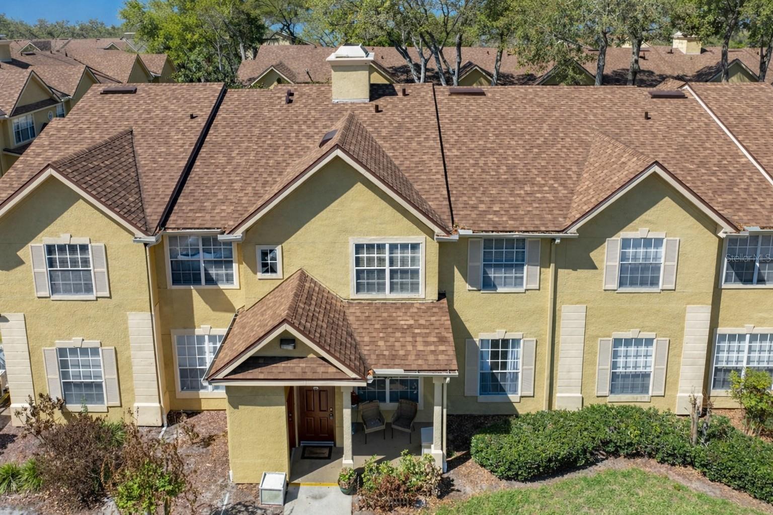 CRESCENT PLACE AT LAKE LOTUS CONDO - Residential