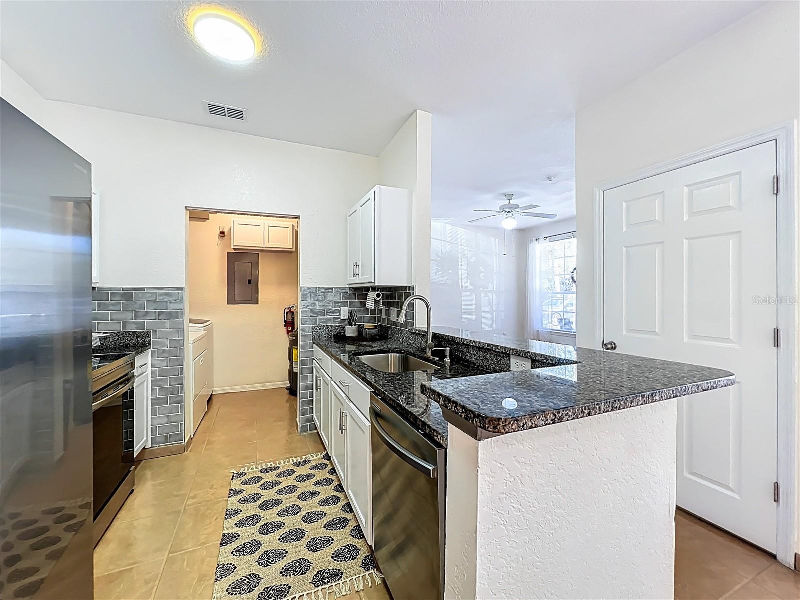 CRESCENT PLACE AT LAKE LOTUS CONDO - Residential