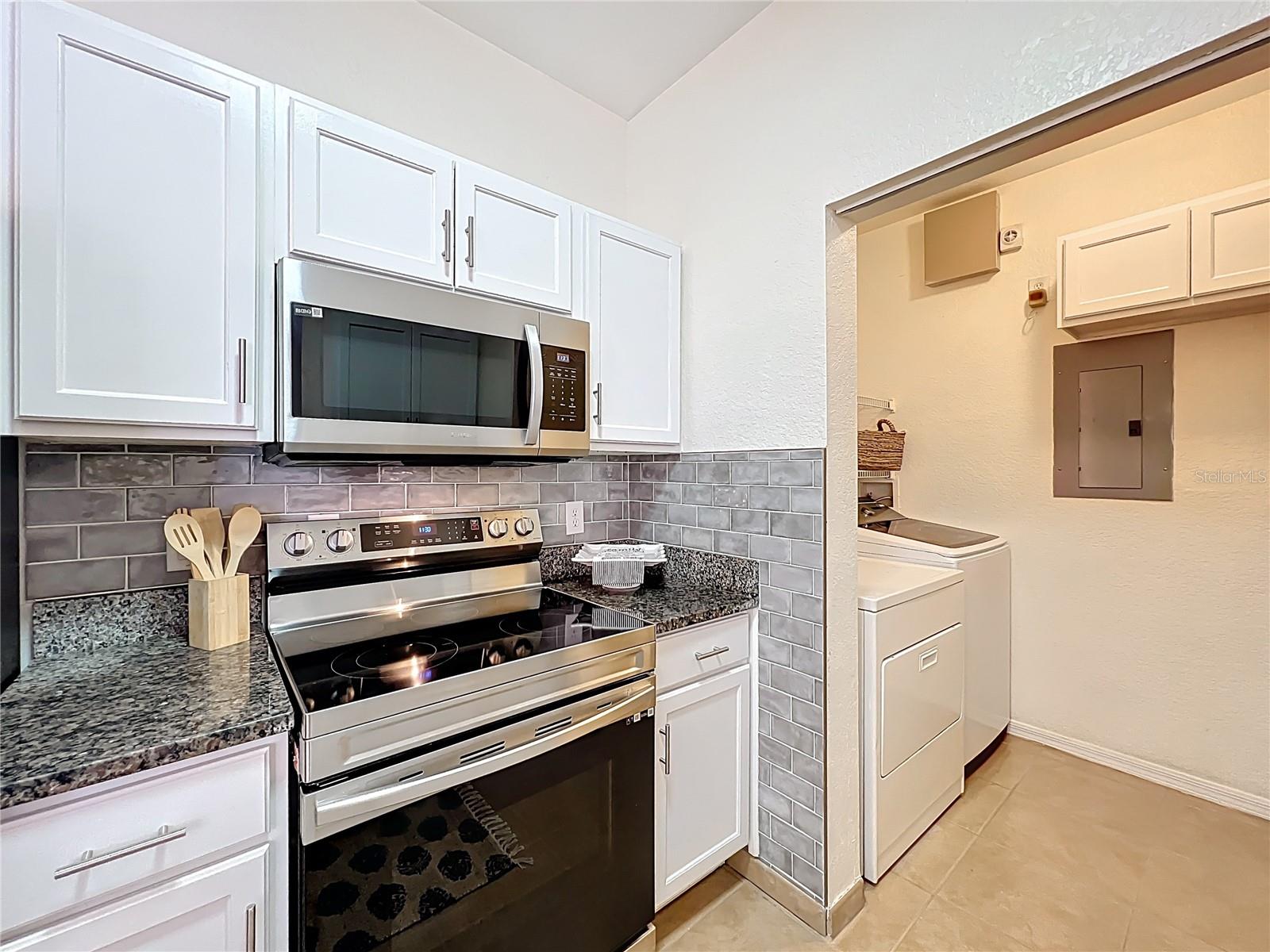 CRESCENT PLACE AT LAKE LOTUS CONDO - Residential