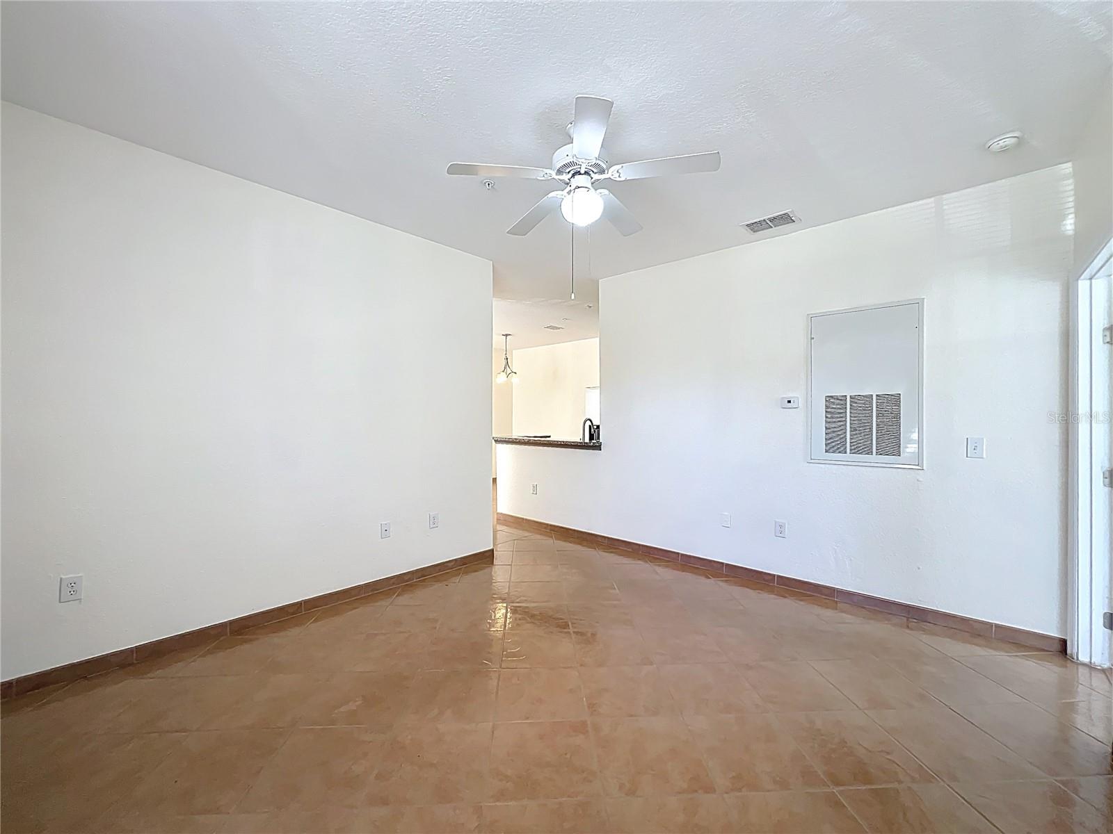 CRESCENT PLACE AT LAKE LOTUS CONDO - Residential