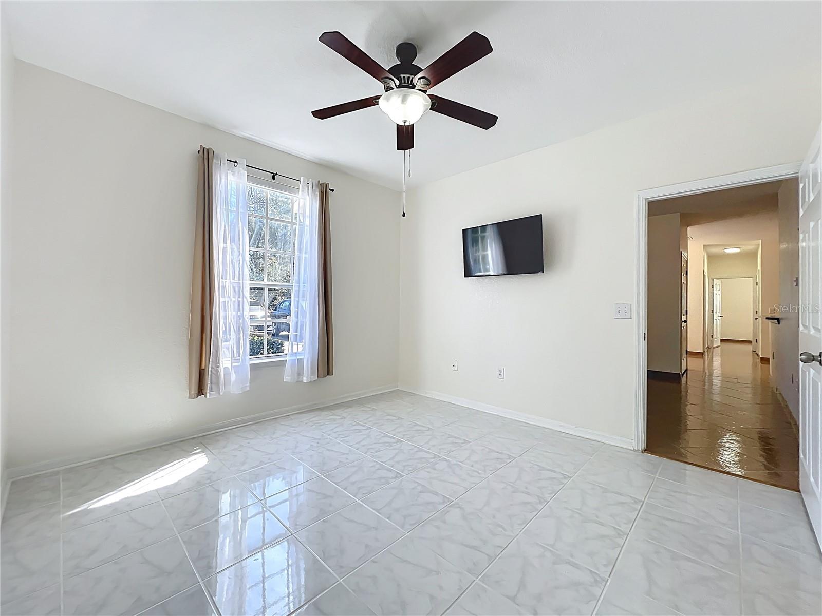 CRESCENT PLACE AT LAKE LOTUS CONDO - Residential