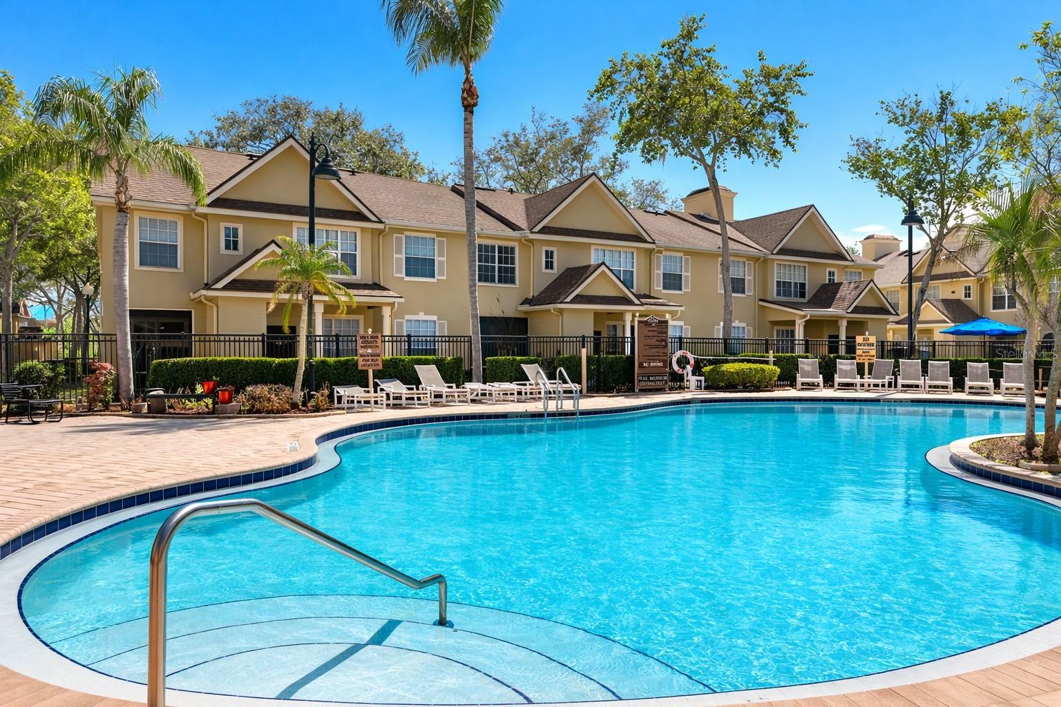 CRESCENT PLACE AT LAKE LOTUS CONDO - Residential