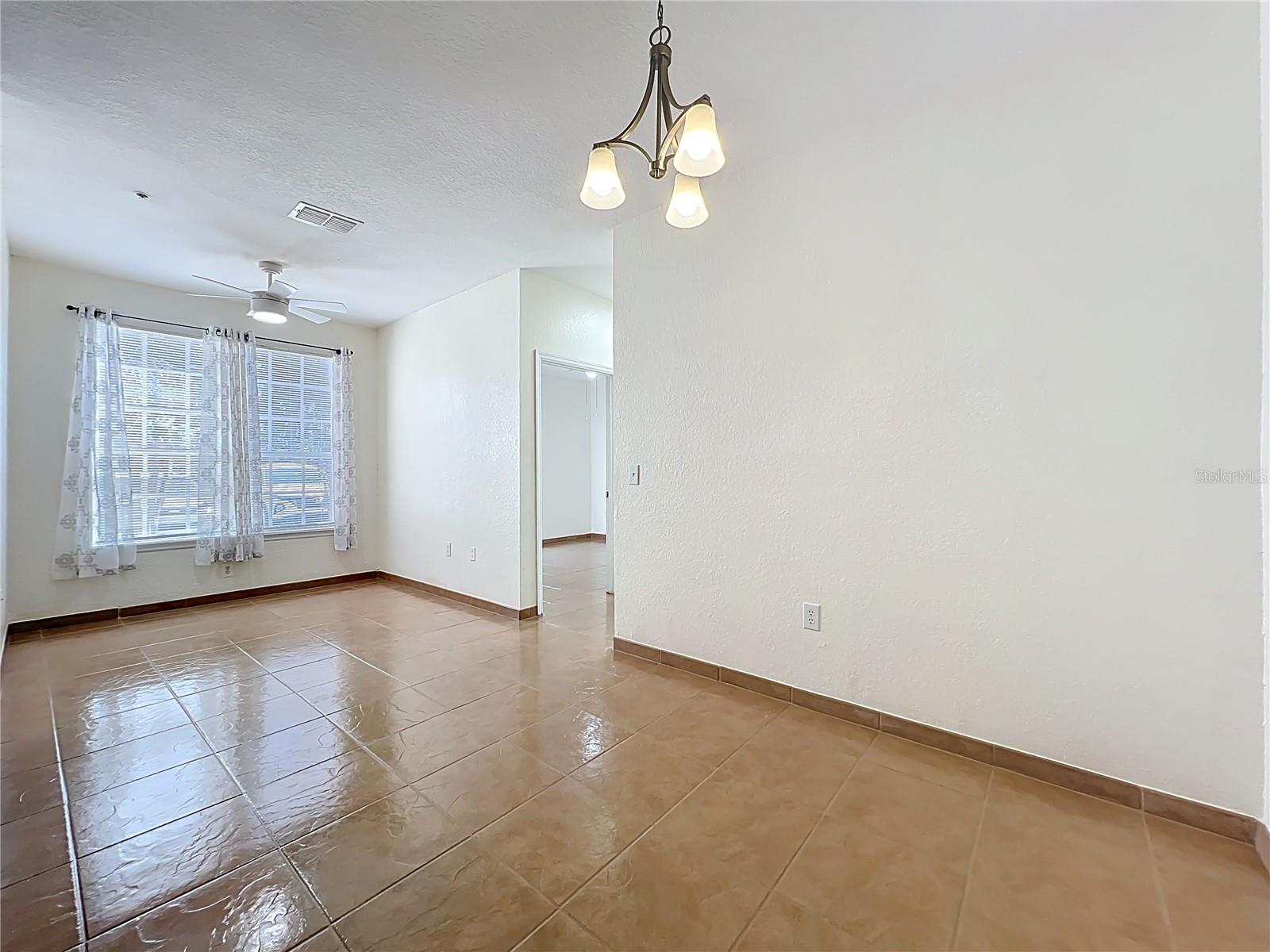 CRESCENT PLACE AT LAKE LOTUS CONDO - Residential