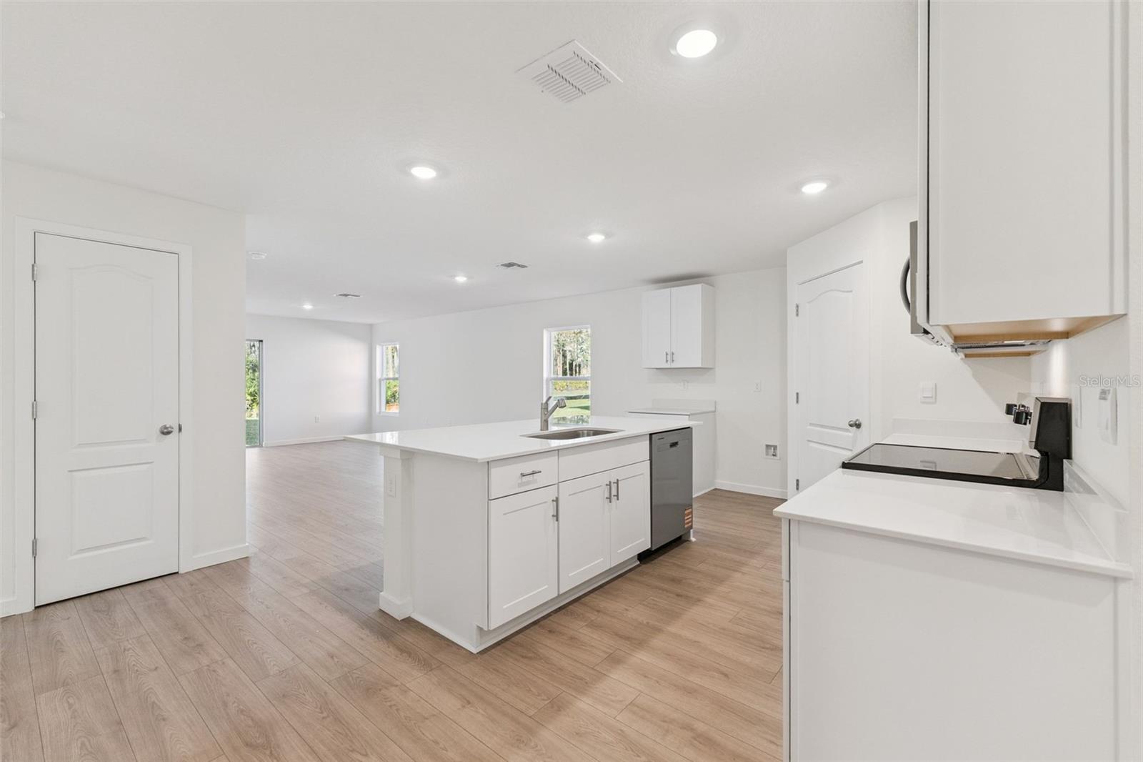 FOUNTAIN VIEW - Residential