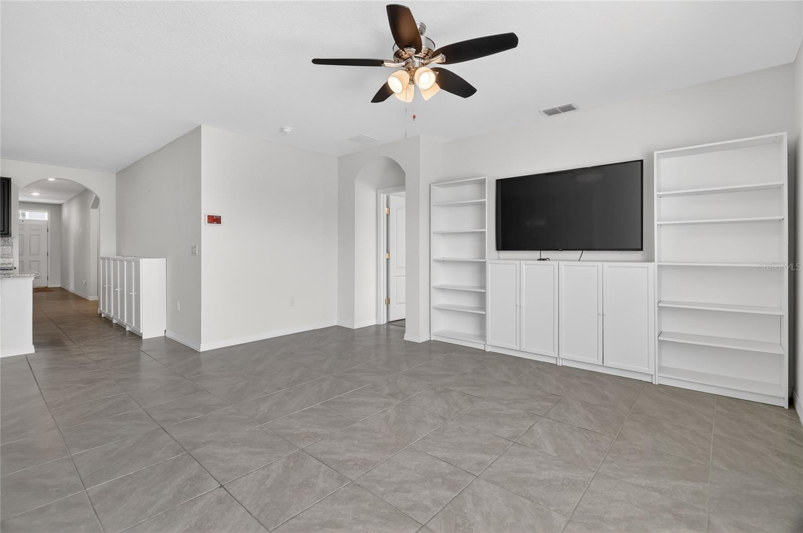 LAKES/LAUREL HLNDS PH 2B - Residential