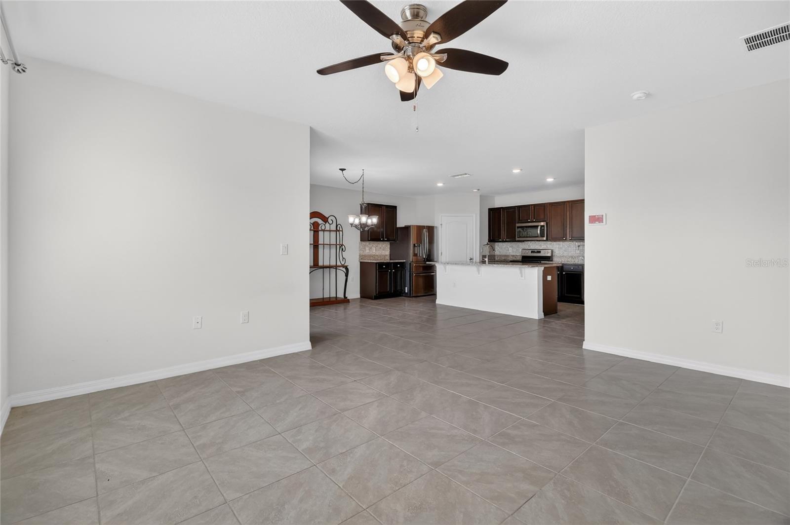 LAKES/LAUREL HLNDS PH 2B - Residential