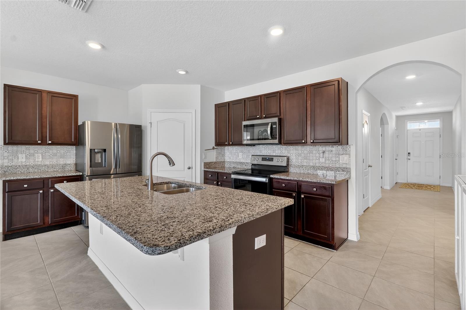 LAKES/LAUREL HLNDS PH 2B - Residential