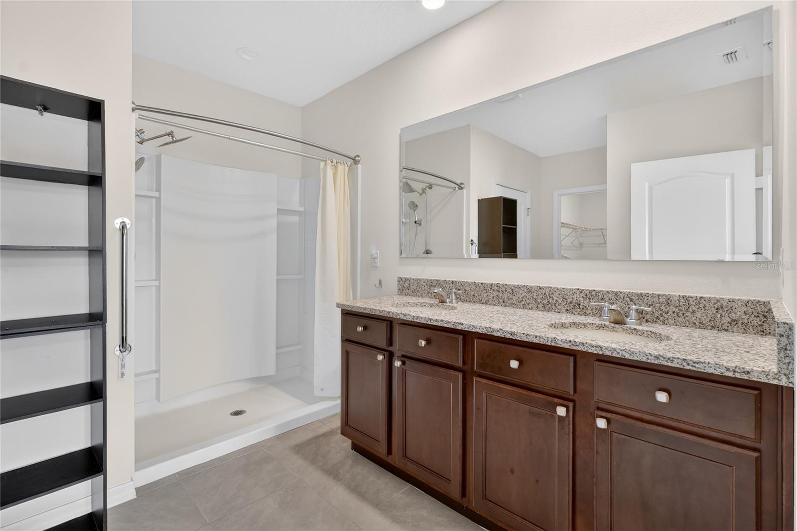 LAKES/LAUREL HLNDS PH 2B - Residential