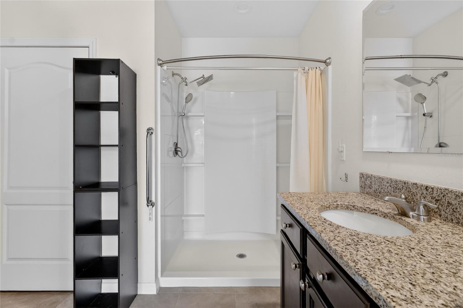 LAKES/LAUREL HLNDS PH 2B - Residential