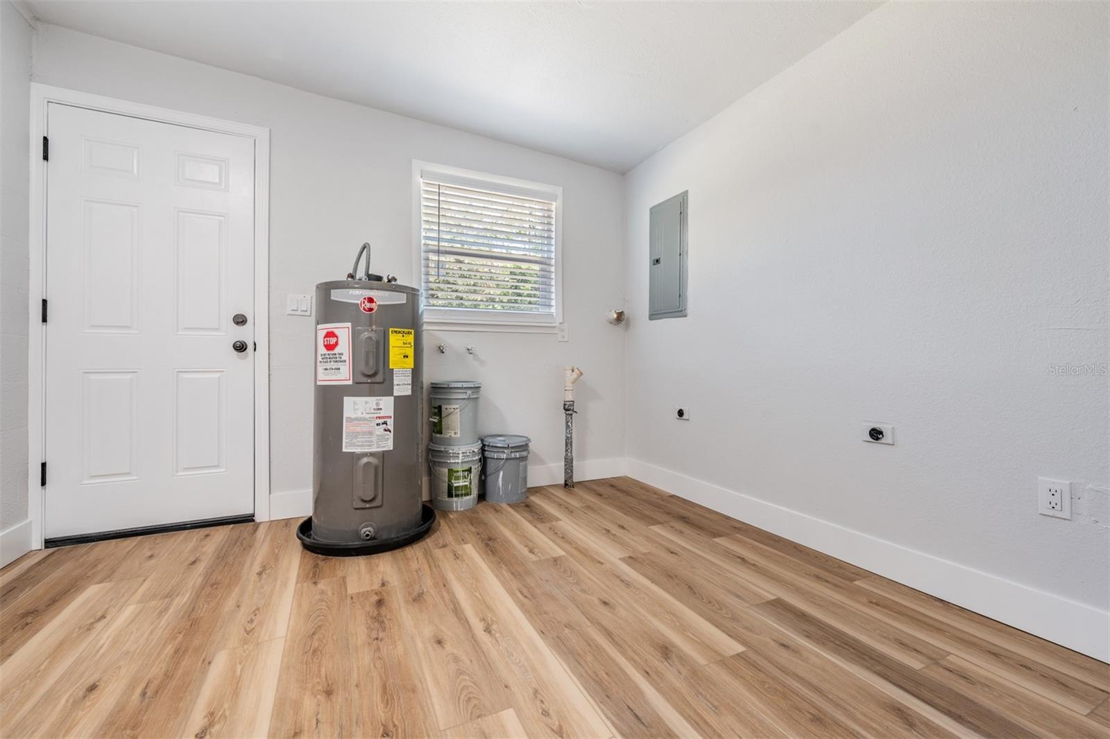 SIESTA TERRACE - Residential