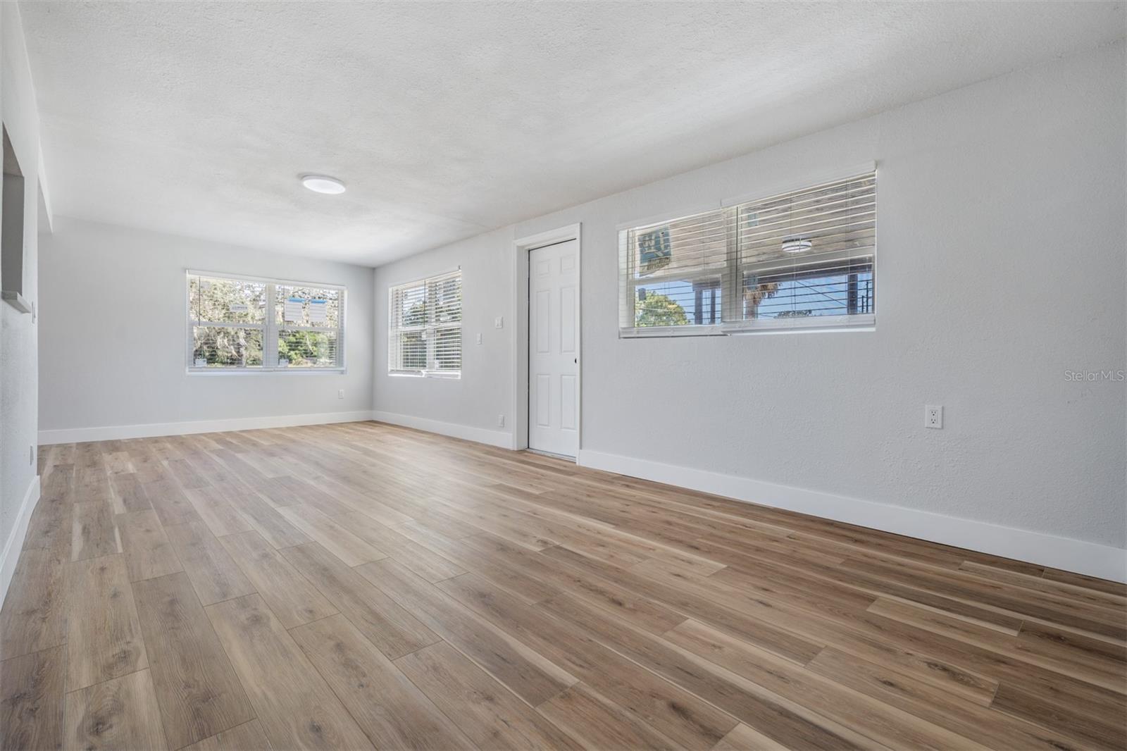 SIESTA TERRACE - Residential